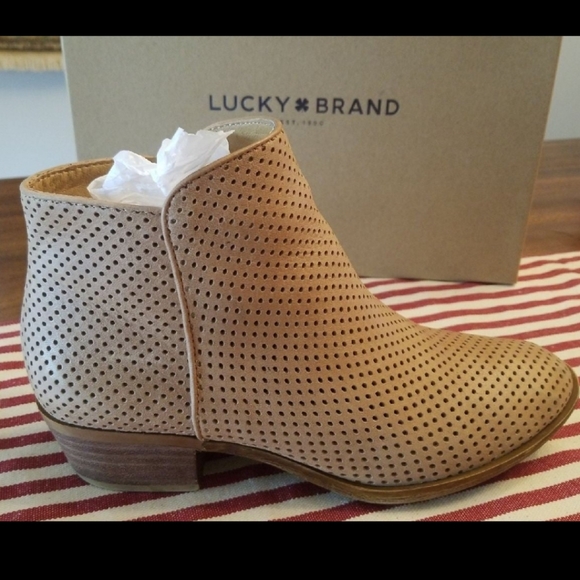 Lucky Tan Ankle Boots - Picture 1 of 7